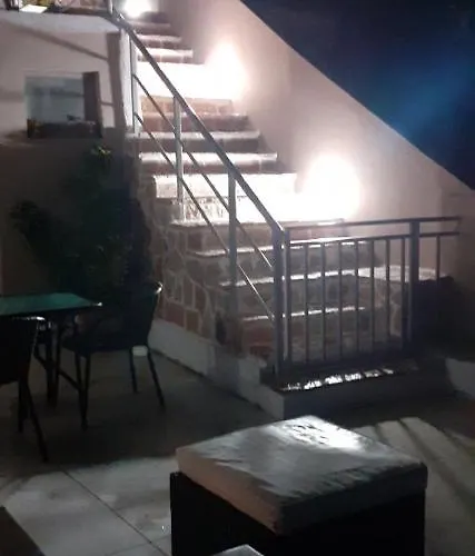 George House * Poros (Lefkada)