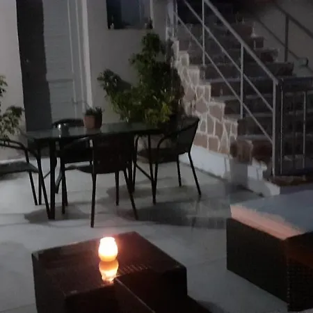 George House Tatil Evi *