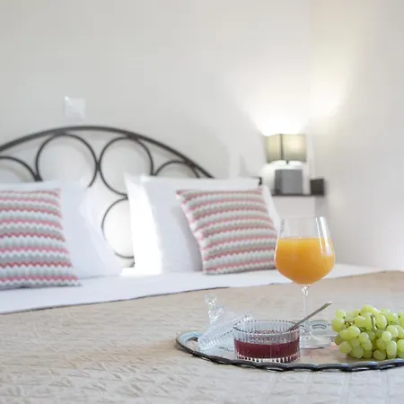 George House Case de vacanță